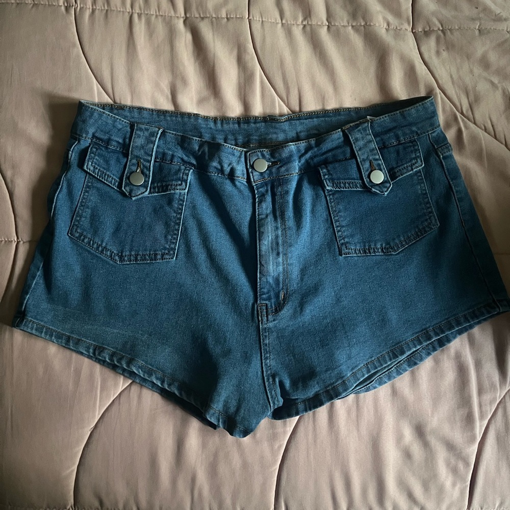 Denim Shorys
Perfect condition
Size 3x
Shein